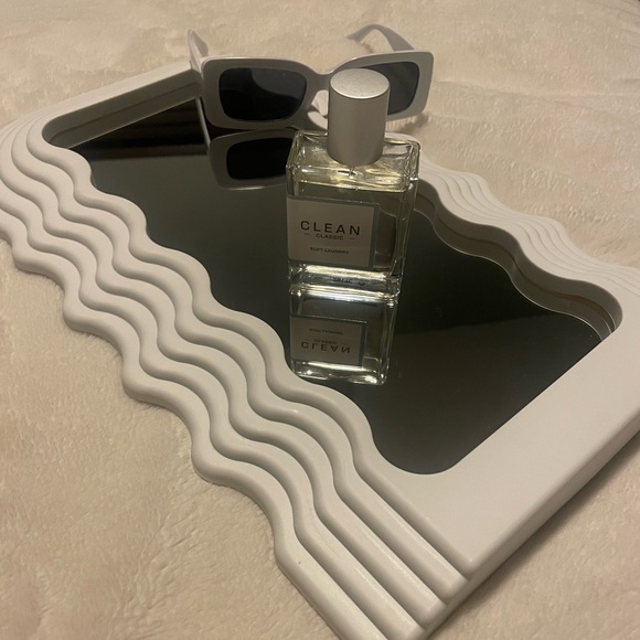 TJ Max perfume. (FULL BOTTLE) - Picture 2 of 3